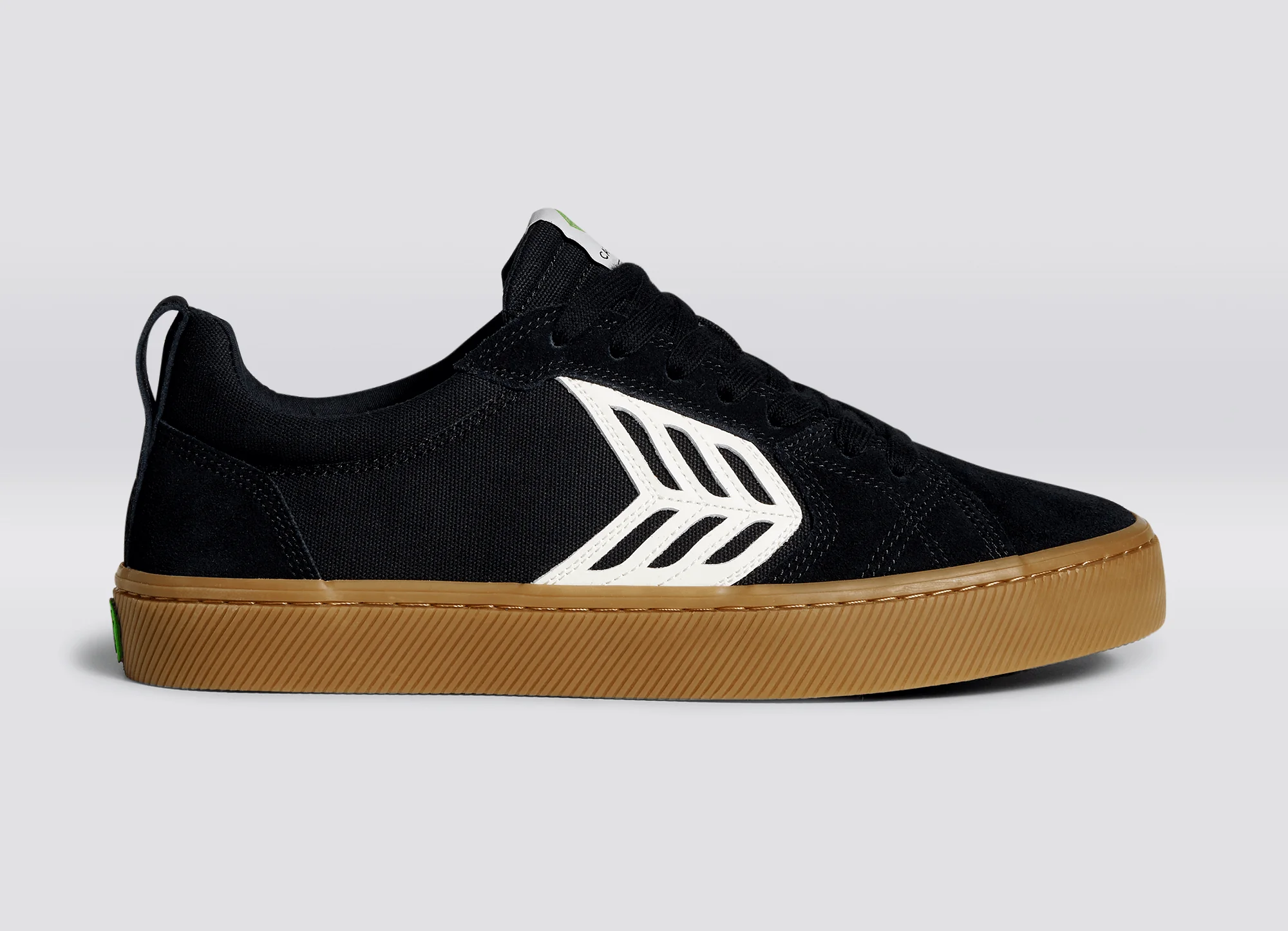 Cariuma Catiba Low Gum Black Suede - Peach and Bones Skateshop