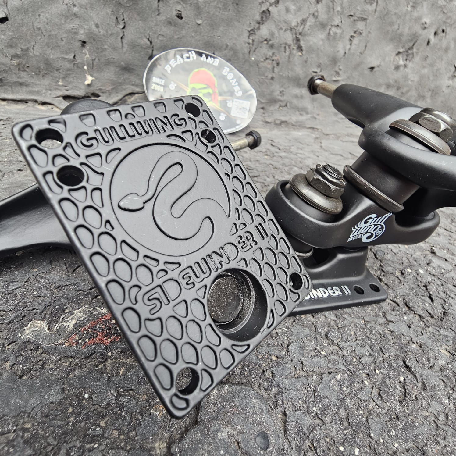Peach and Bones Skateshop CDMX Gullwing Trucks Sidewinder 10.0 Reverse Single - Image 2