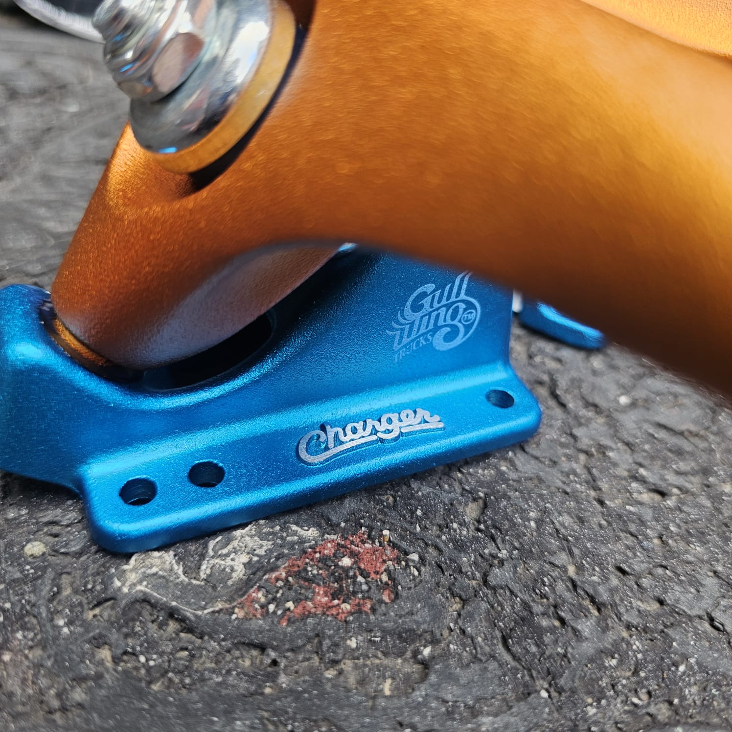 Peach and Bones Skateshop CDMX Gullwing Trucks Charger 9.0 Charger - Image 2