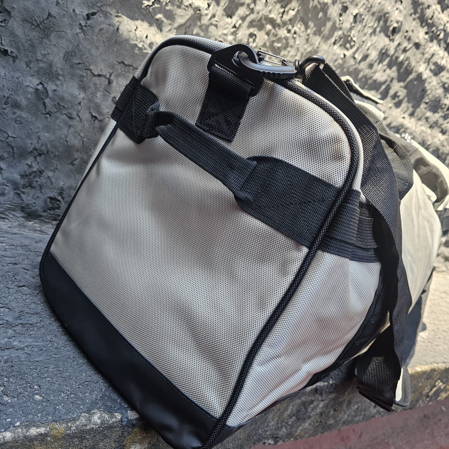 Peach and Bones Skateshop CDMX Santa Cruz Backpack Wanderer Duffle Beige/Black - Image 5
