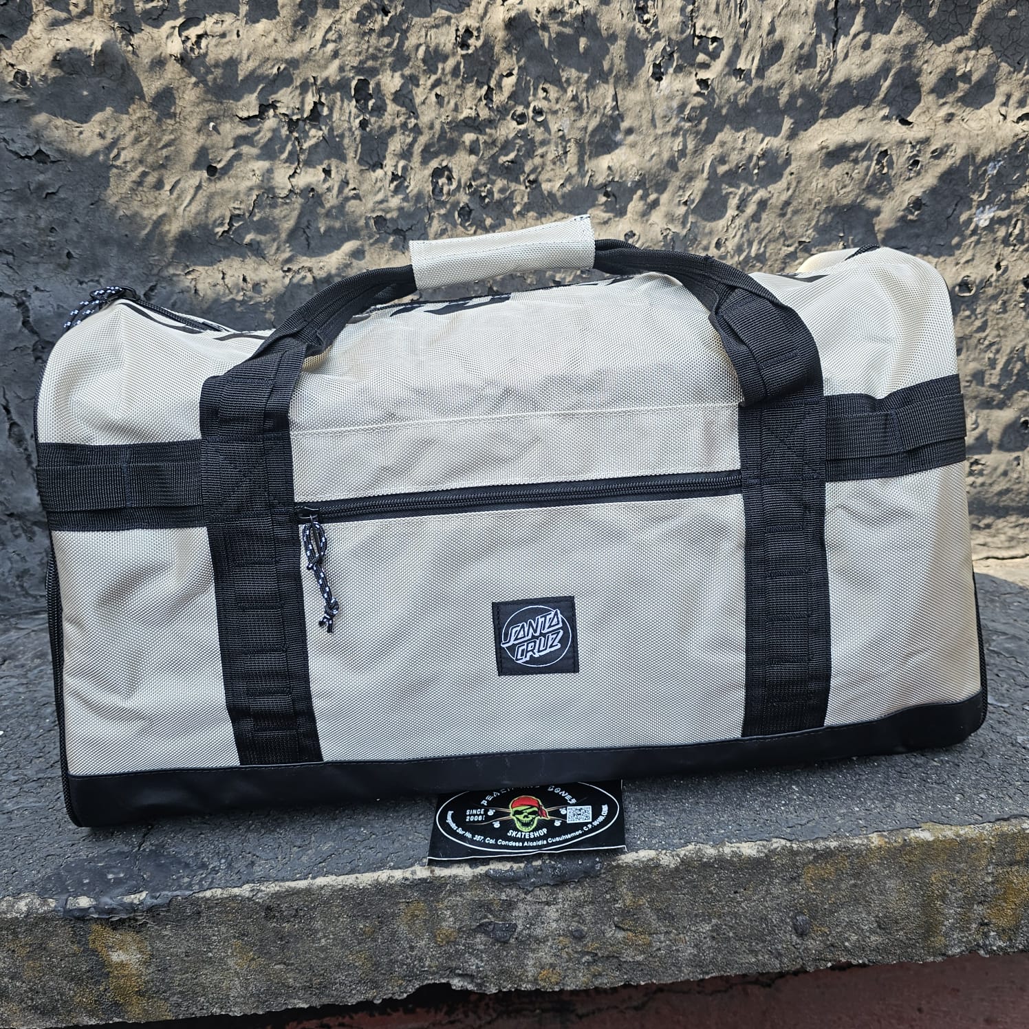 Peach and Bones Skateshop CDMX Santa Cruz Backpack Wanderer Duffle Beige/Black - Image 3
