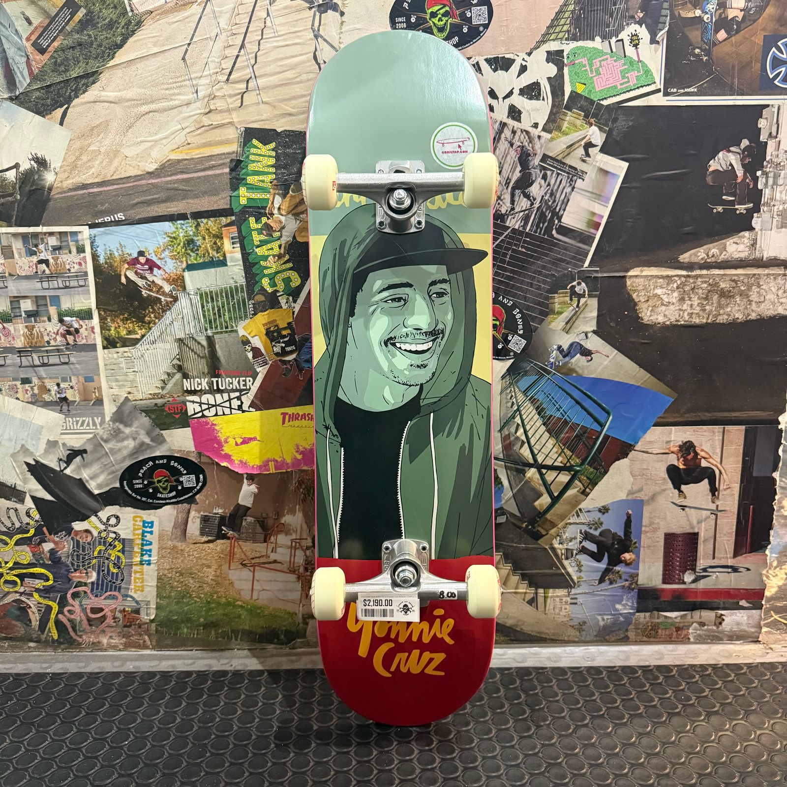 Peach and Bones Skateshop CDMX Tabla Chocolate 8.00 x 31.80 in Yonnie Cruz Archive COMPLETE 2