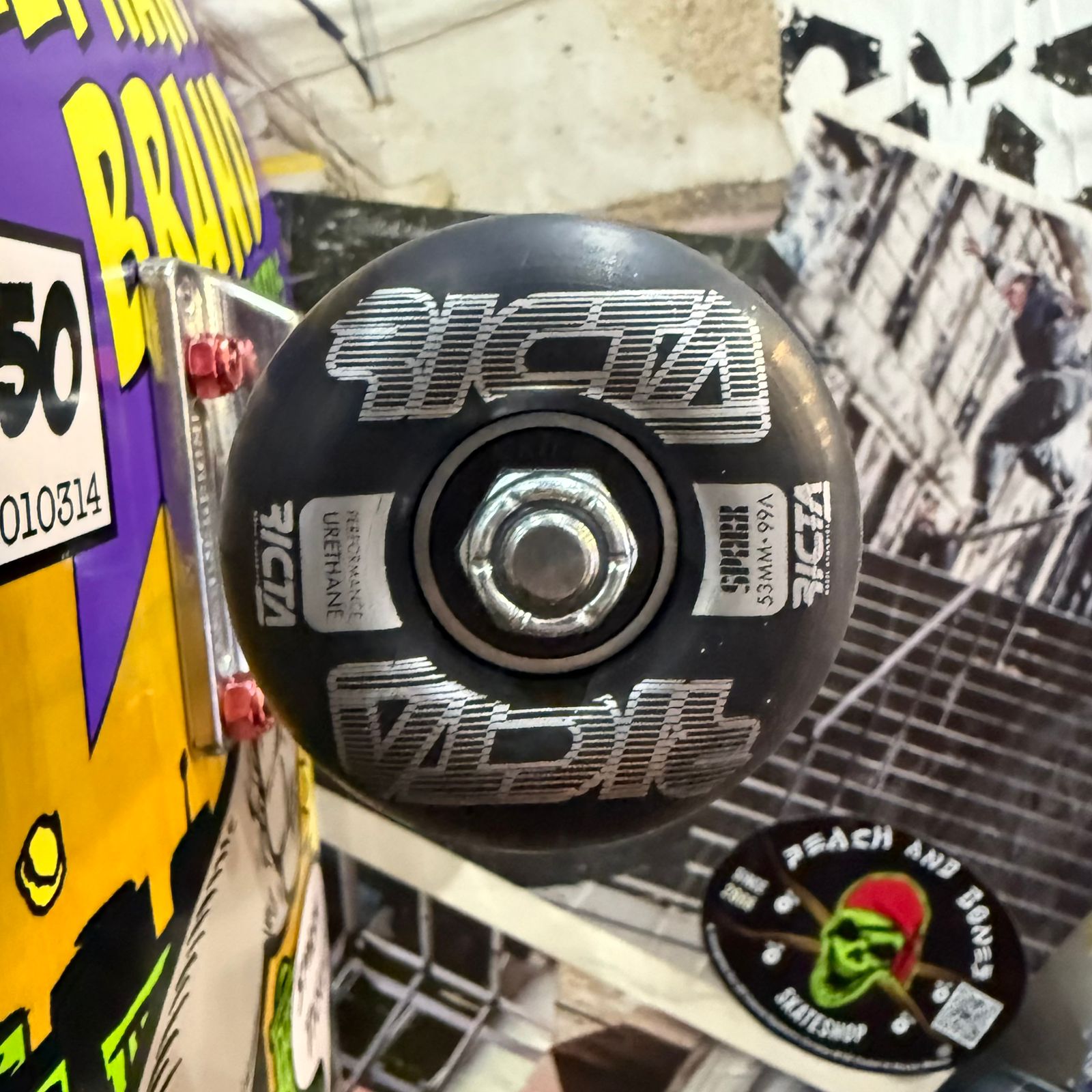 Peach and Bones Skateshop CDMX Tabla Elephant 8.50 x 32.00 in Brand Smash COMPLETE 1 - Image 2