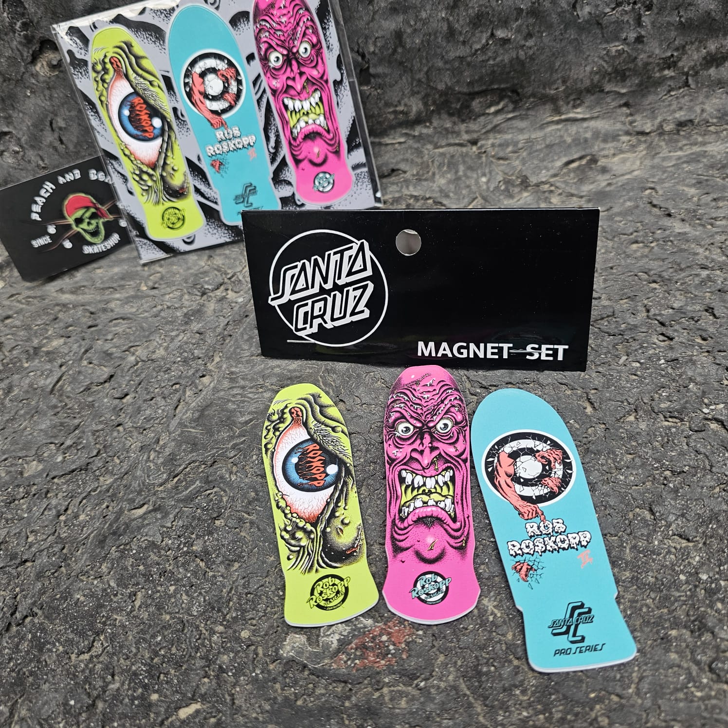 Peach and Bones Skateshop CDMX Santa Cruz Magnet Deck Serie 2