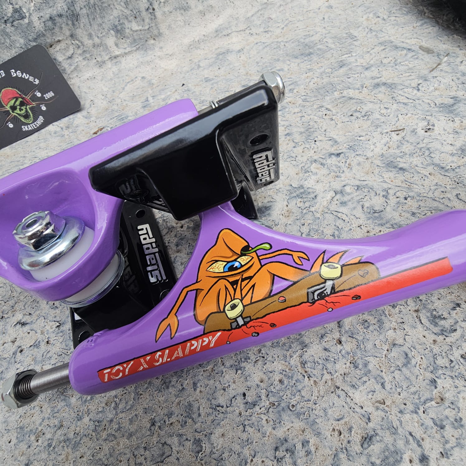 Peach and Bones Skateshop CDMX Slappy Trucks 8.25″ Toy Machine x Slappy ST1 Hollow Purple/Black - Image 2