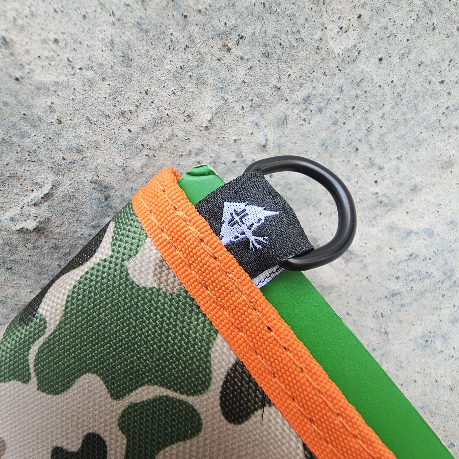 Peach and Bones Skateshop CDMX LRG Cartera Framework Trifold Camo Green - Image 2