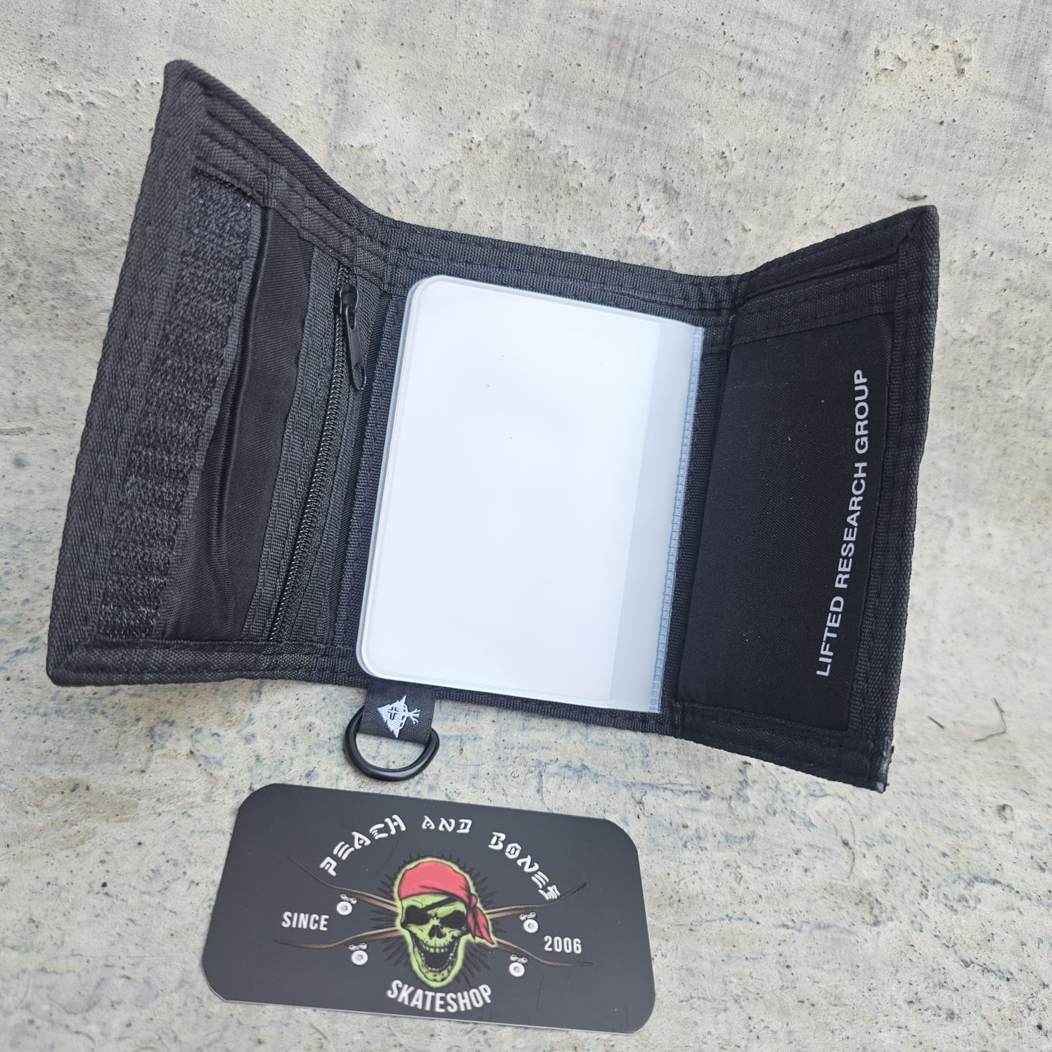 Peach and Bones Skateshop CDMX LRG Cartera Framework Trifold Grey - Image 3
